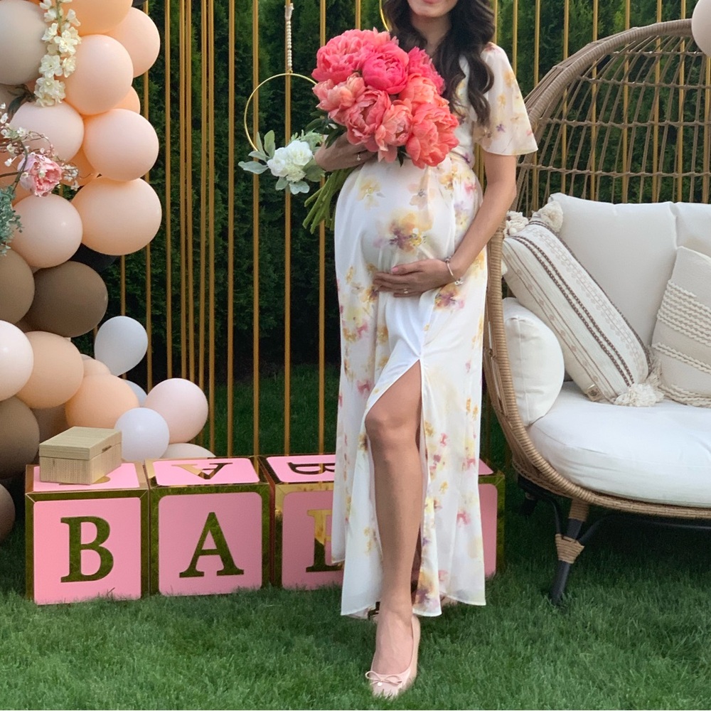 Elegant Floral Maternity Dress in Cream